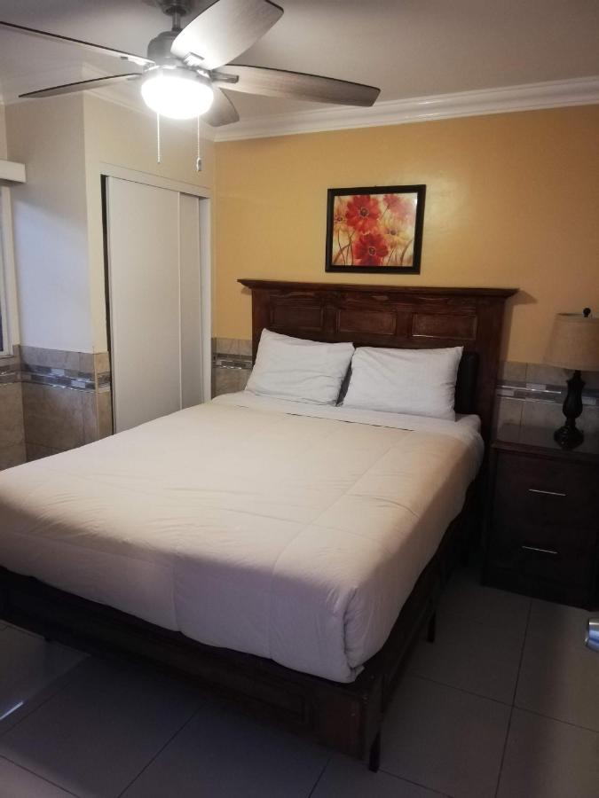 Suites Leon Rojo Tijuana Exterior foto